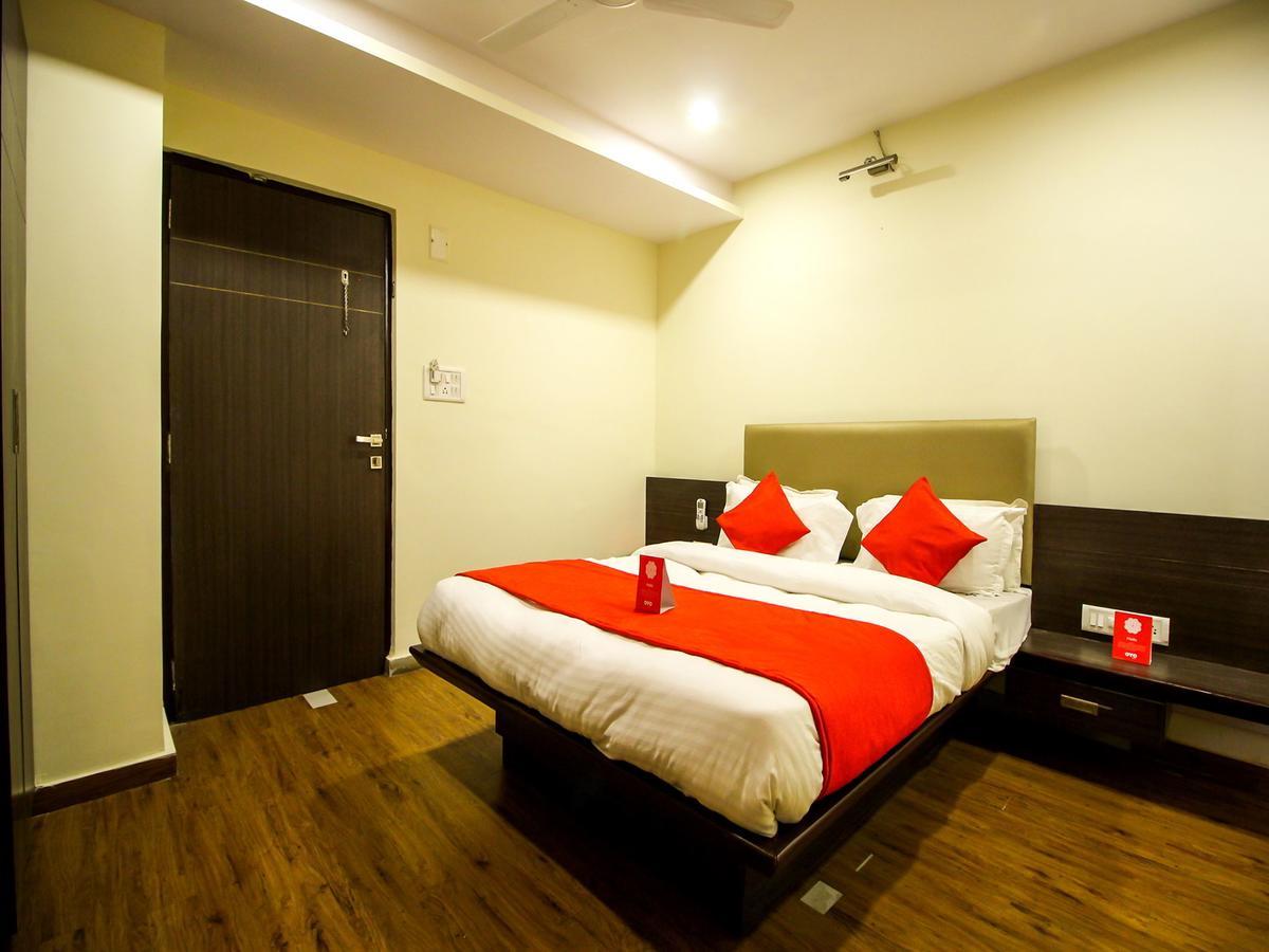 New Rajdhani Hotel Vadodara Exterior photo