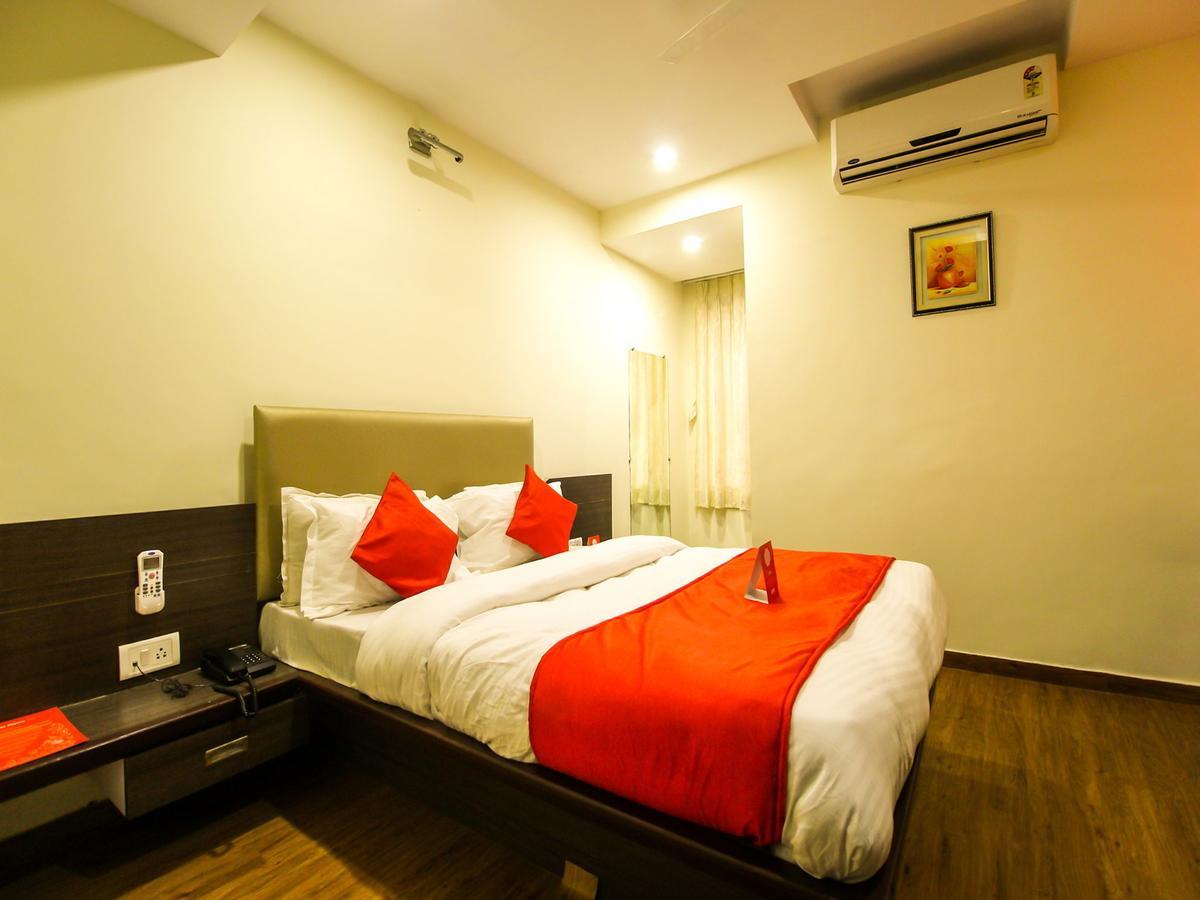 New Rajdhani Hotel Vadodara Exterior photo